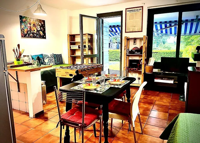 The Sisters' House, Con Giardino Zona Bellagio 度假居 Magreglio