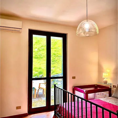 The Sisters' House, Con Giardino Zona Bellagio Semesterbostad *